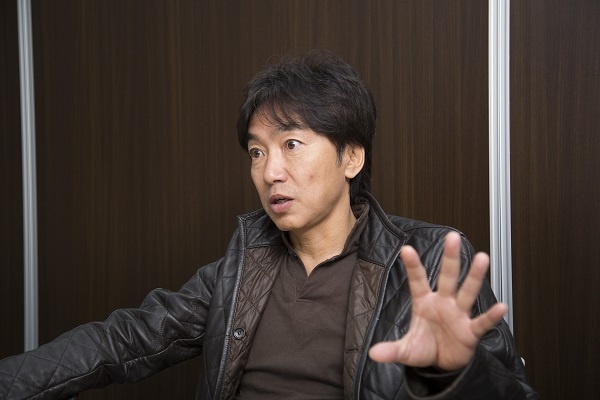 HLV Miura: 'Bong da Viet Nam khong co y thuc ve phong ngu' hinh anh