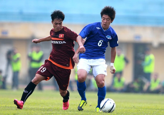 HLV Miura lai thu nghiem doi hinh truoc JFL Selection hinh anh