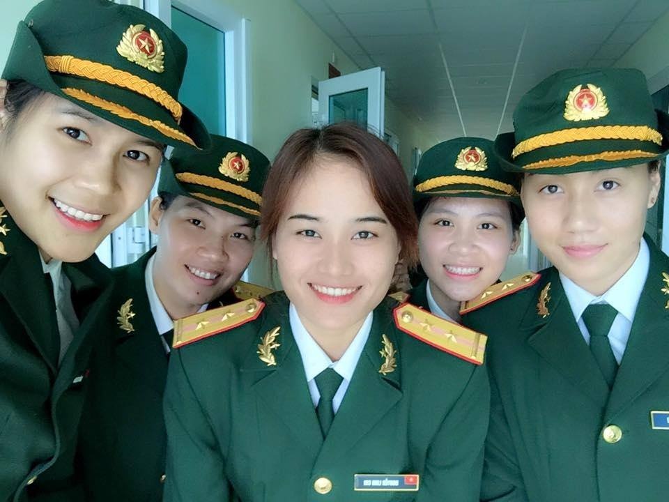 Hoa khoi bong chuyen quan doi hanh phuc trong ngay 22/12 hinh anh