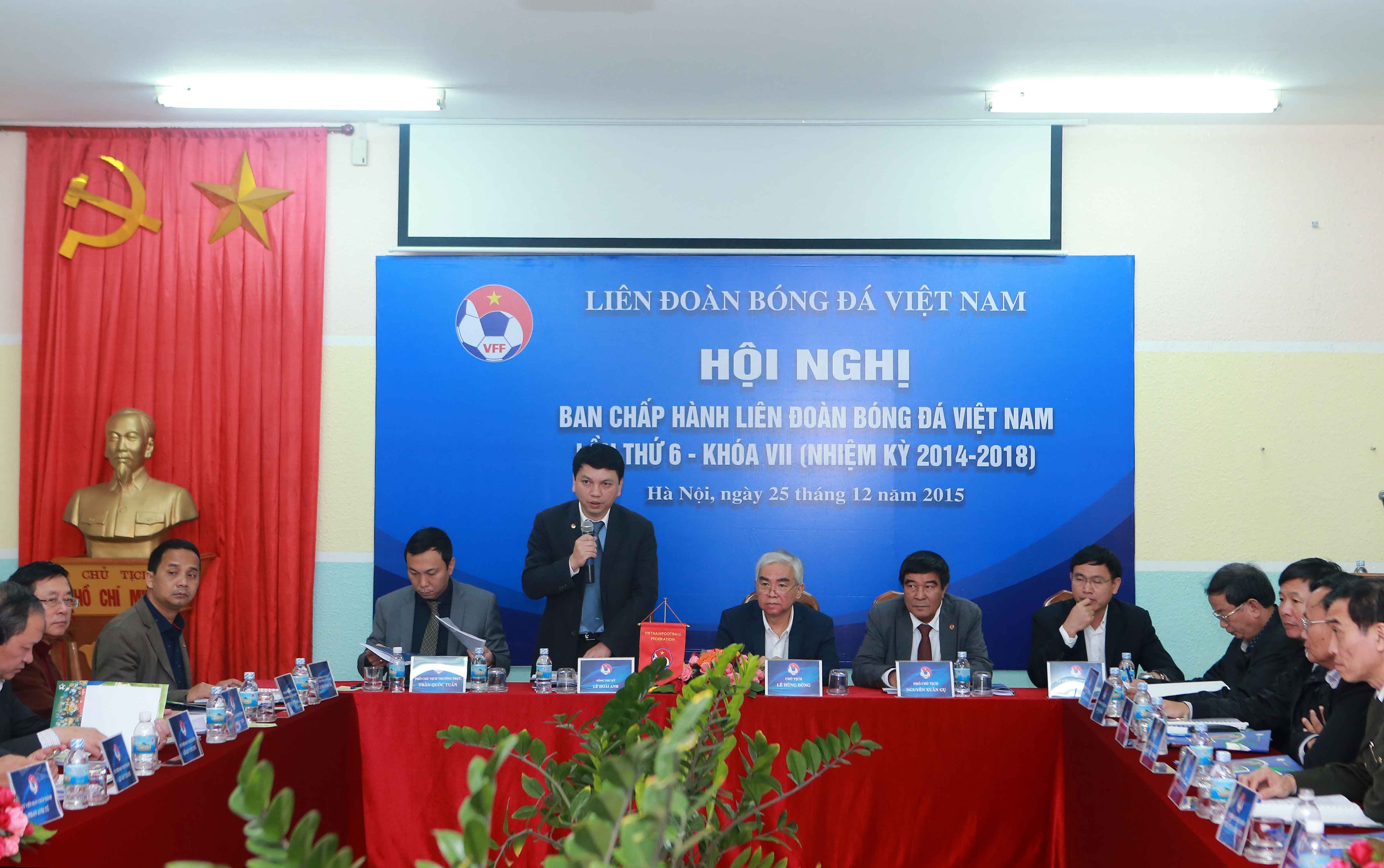 VFF khuoc tu y dinh tro lai V.League cua bau Truong hinh anh