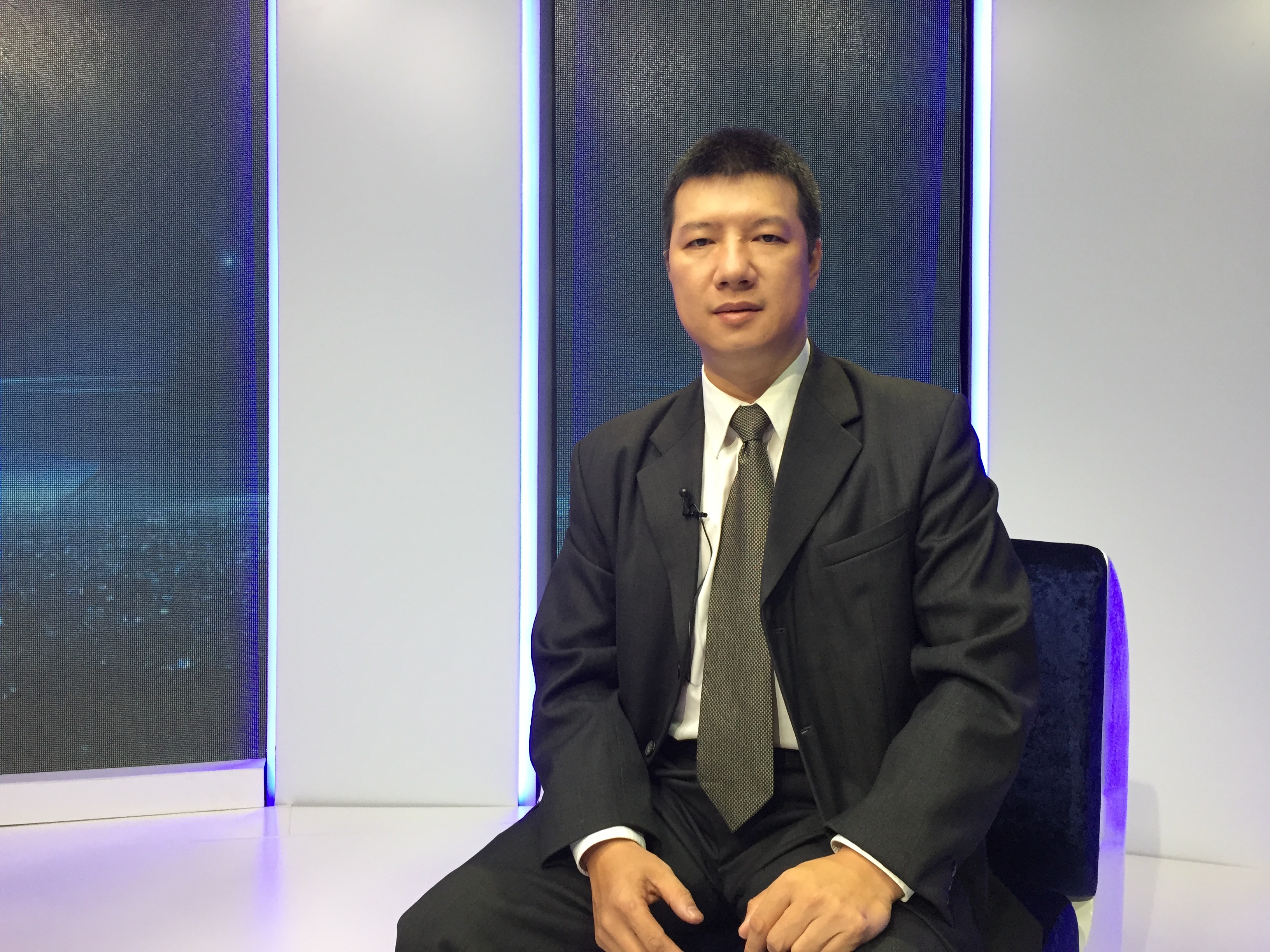 'Cau thu Viet Nam chua the xuat ngoai nho chuyen mon' hinh anh