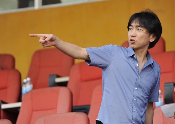 La phieu cua HLV Miura chon Messi gianh Qua bong vang FIFA hinh anh