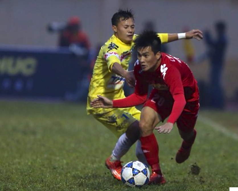 Tran Sieu cup Quoc gia kem hap dan vi mat san xau hinh anh