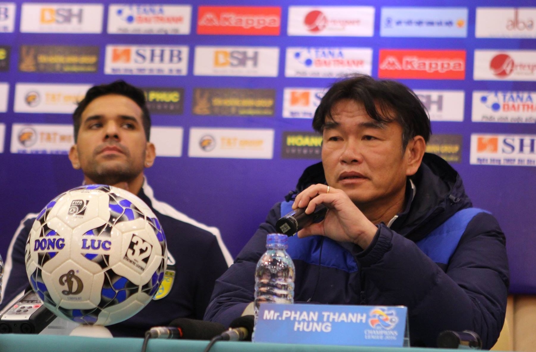 'Ha Noi T&T muon thang Kitchee de toi san choi chau luc' hinh anh