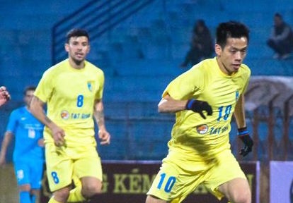 Thang Kitchee, Ha Noi T&T don Tet o Han Quoc hinh anh