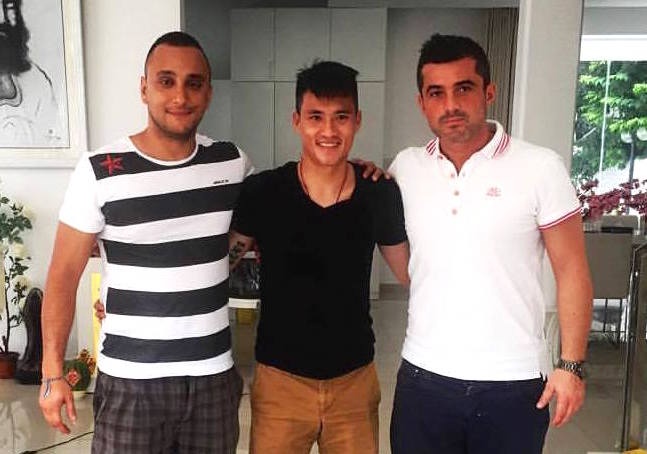 Nguoi dai dien cua HLV Calisto den Viet Nam hinh anh