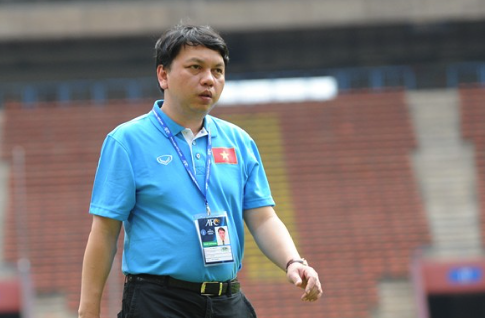 TTK VFF: 'Hop dong voi HLV Huu Thang duoc ky tuan toi' hinh anh