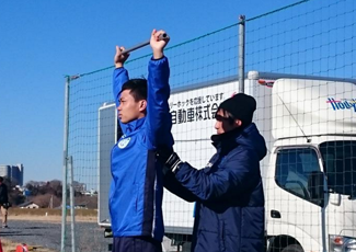 Cong Phuong tap hoi phuc chan thuong o Mito Hollyhock hinh anh