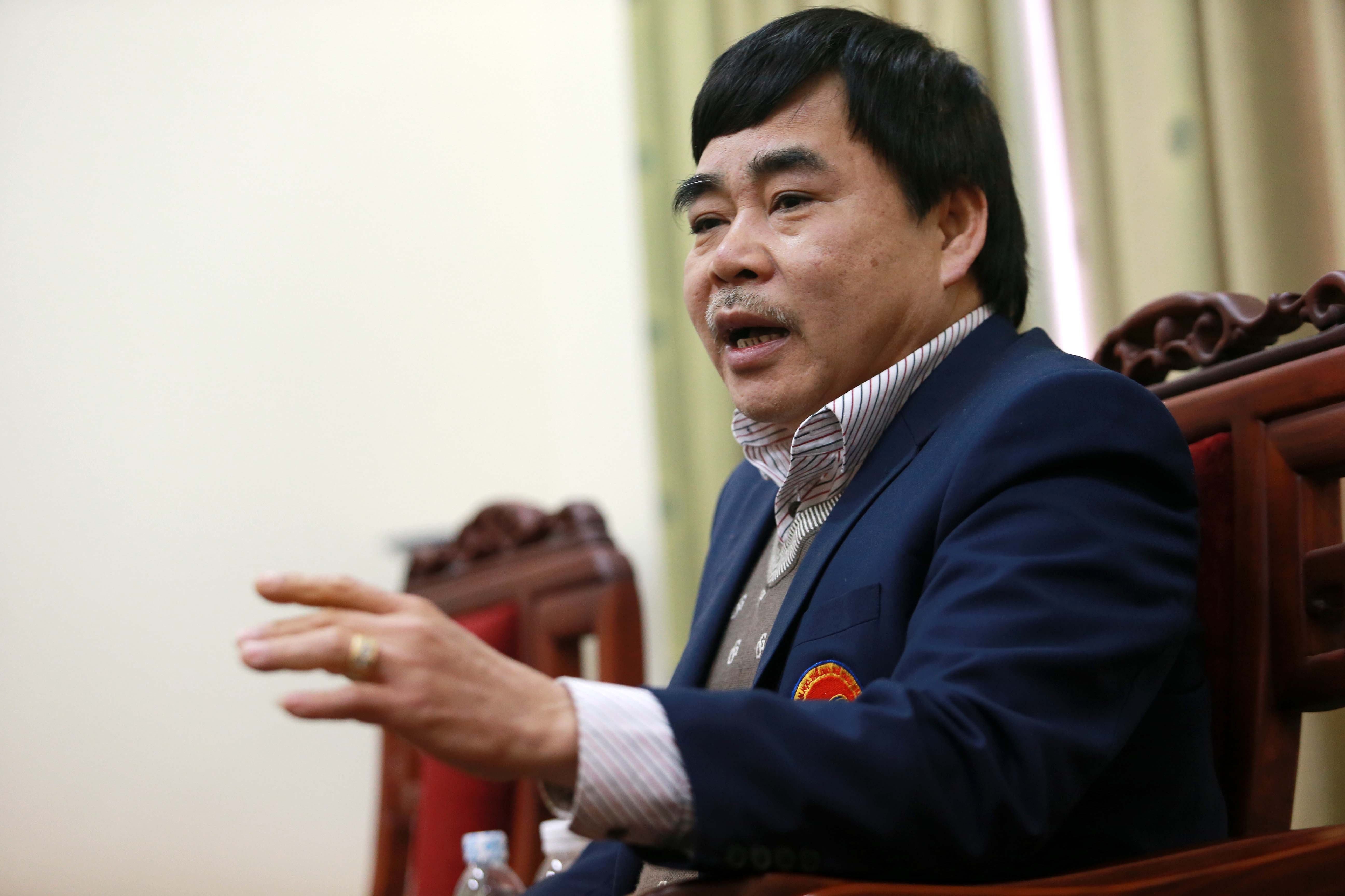 'Se kiem diem HLV dung gay danh van dong vien bong ban' hinh anh