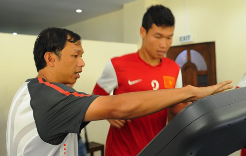 HLV Huu Thang chon tro ly HAGL len tuyen hinh anh