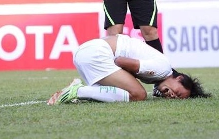 Trung ve HAGL khong bi gay xuong suon hinh anh