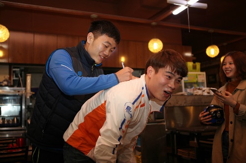 Xuan Truong ky tang fan Han Quoc anh 2