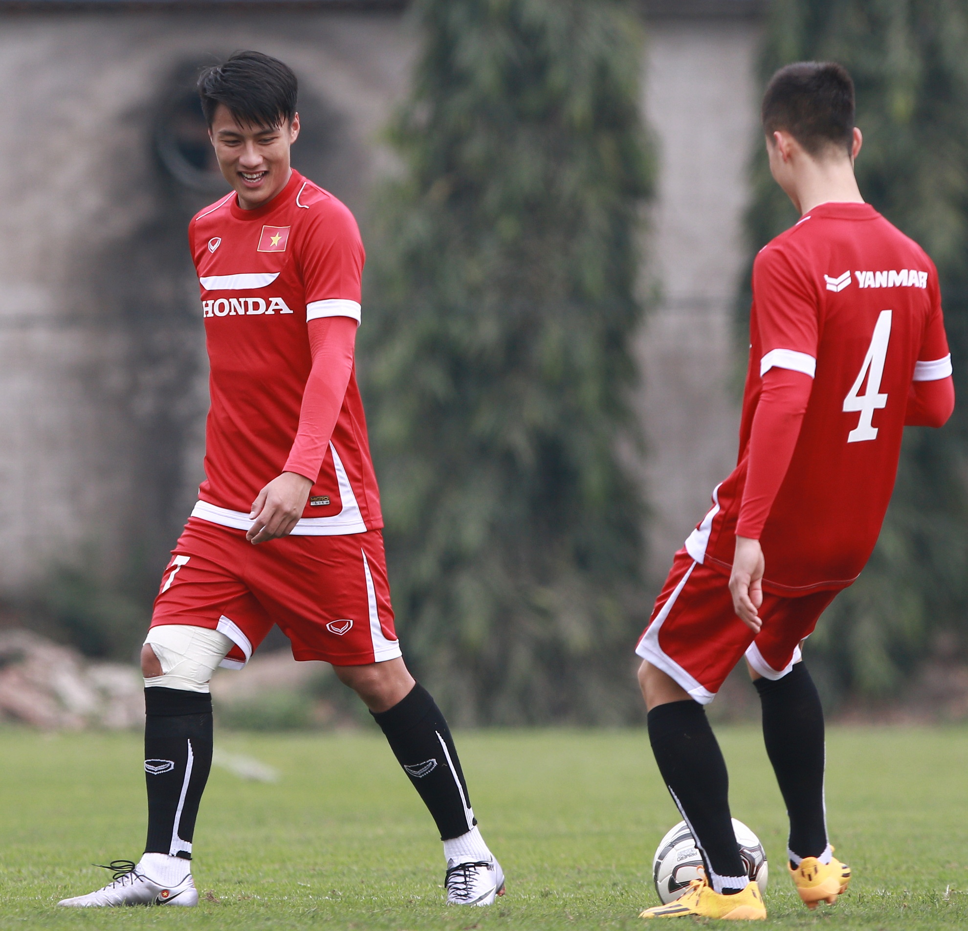 Bao chan thuong o DTVN anh 4