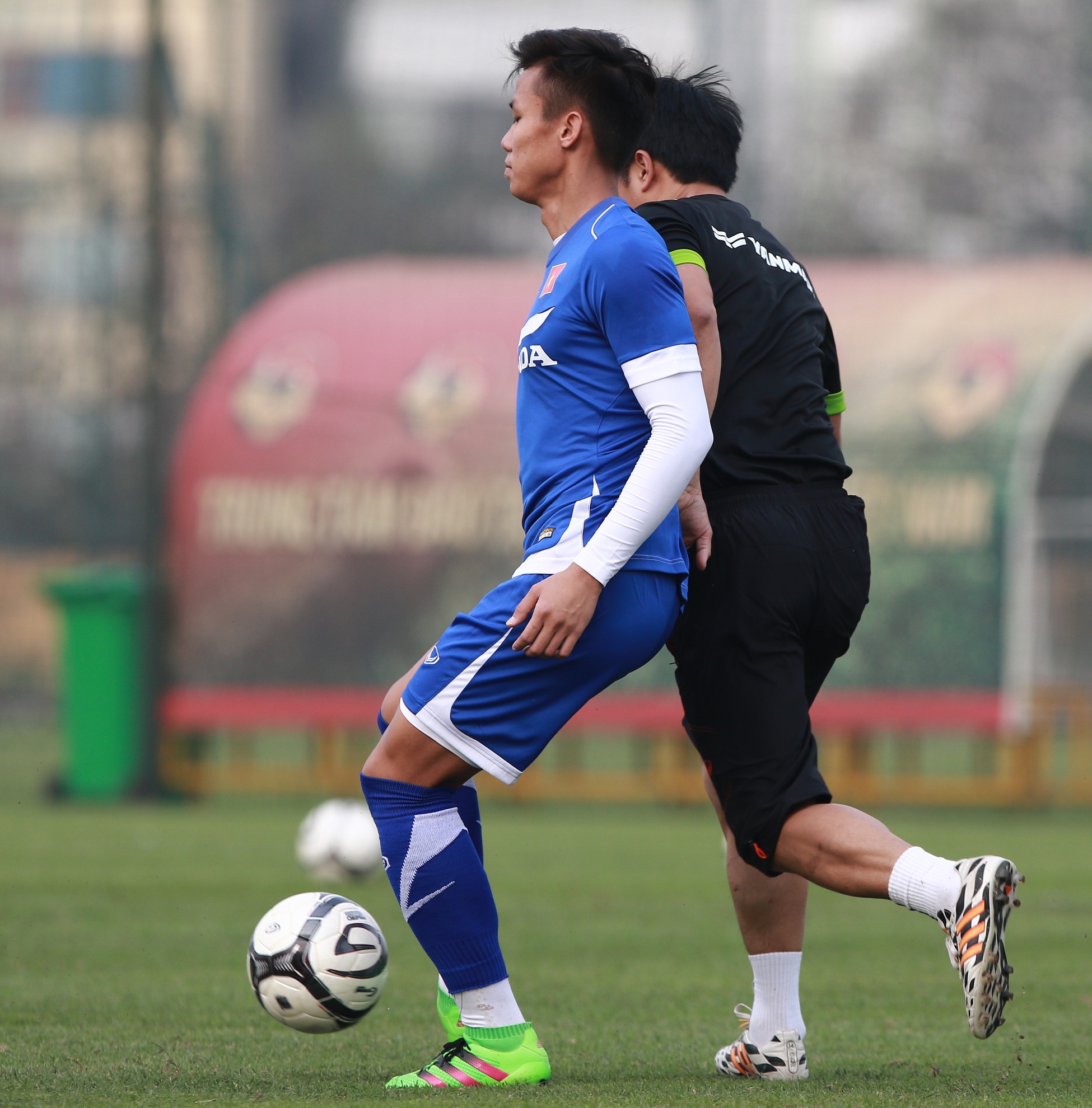 HLV Huu Thang day hoc tro tieu xao anh 3