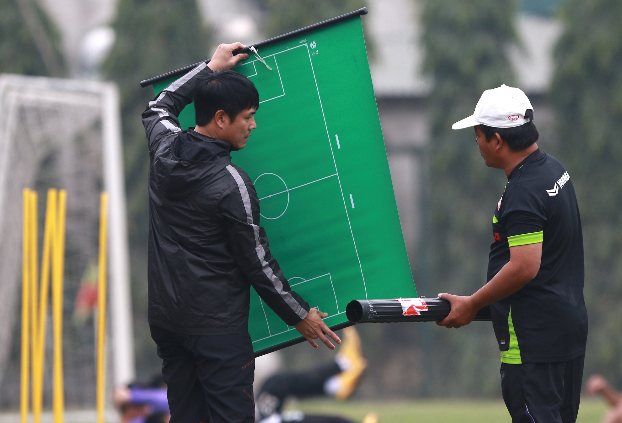 Tuan Anh gio tay xin bong anh 9