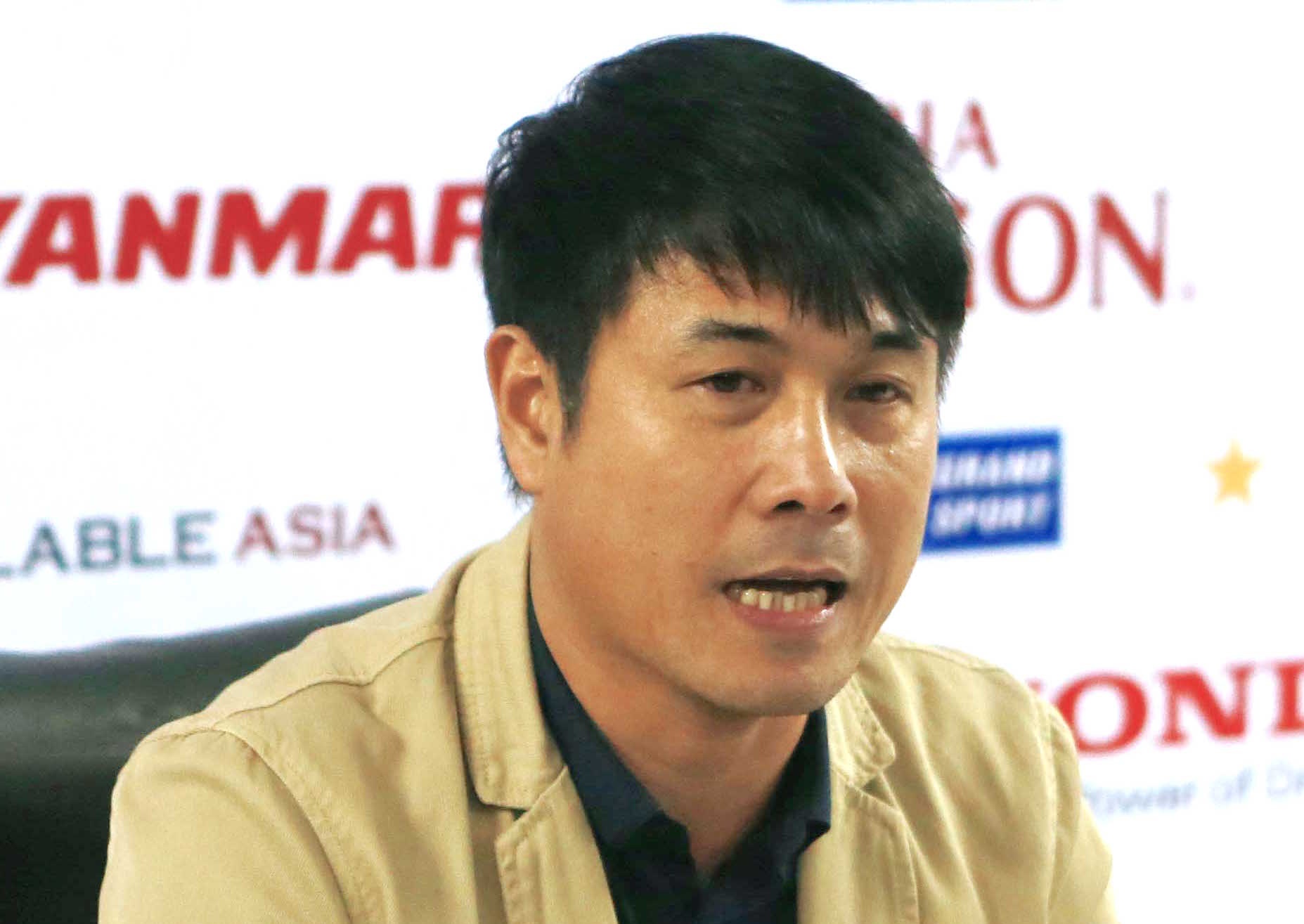 HLV Huu Thang: 'Tuyen Viet Nam thieu tien dao cam' hinh anh