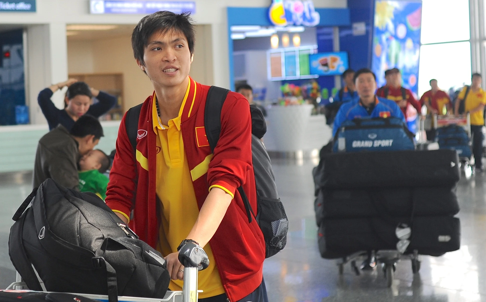 Fan nu om chia tay tuyen thu anh 1