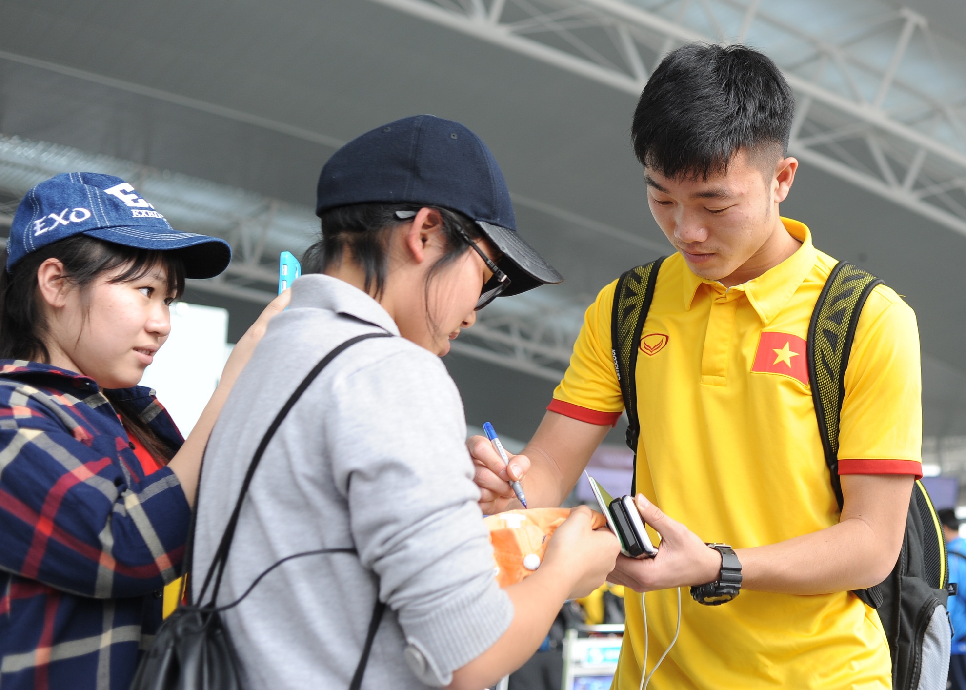 Fan nu om chia tay tuyen thu anh 4