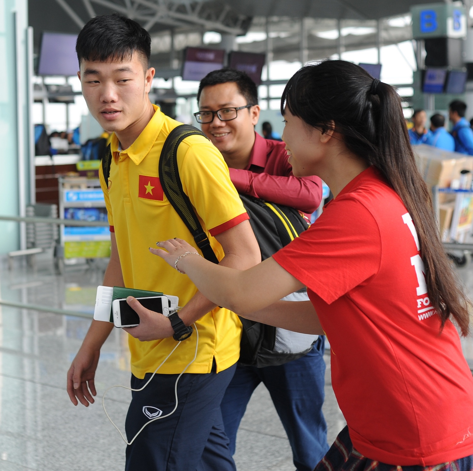 Fan nu om chia tay tuyen thu anh 8