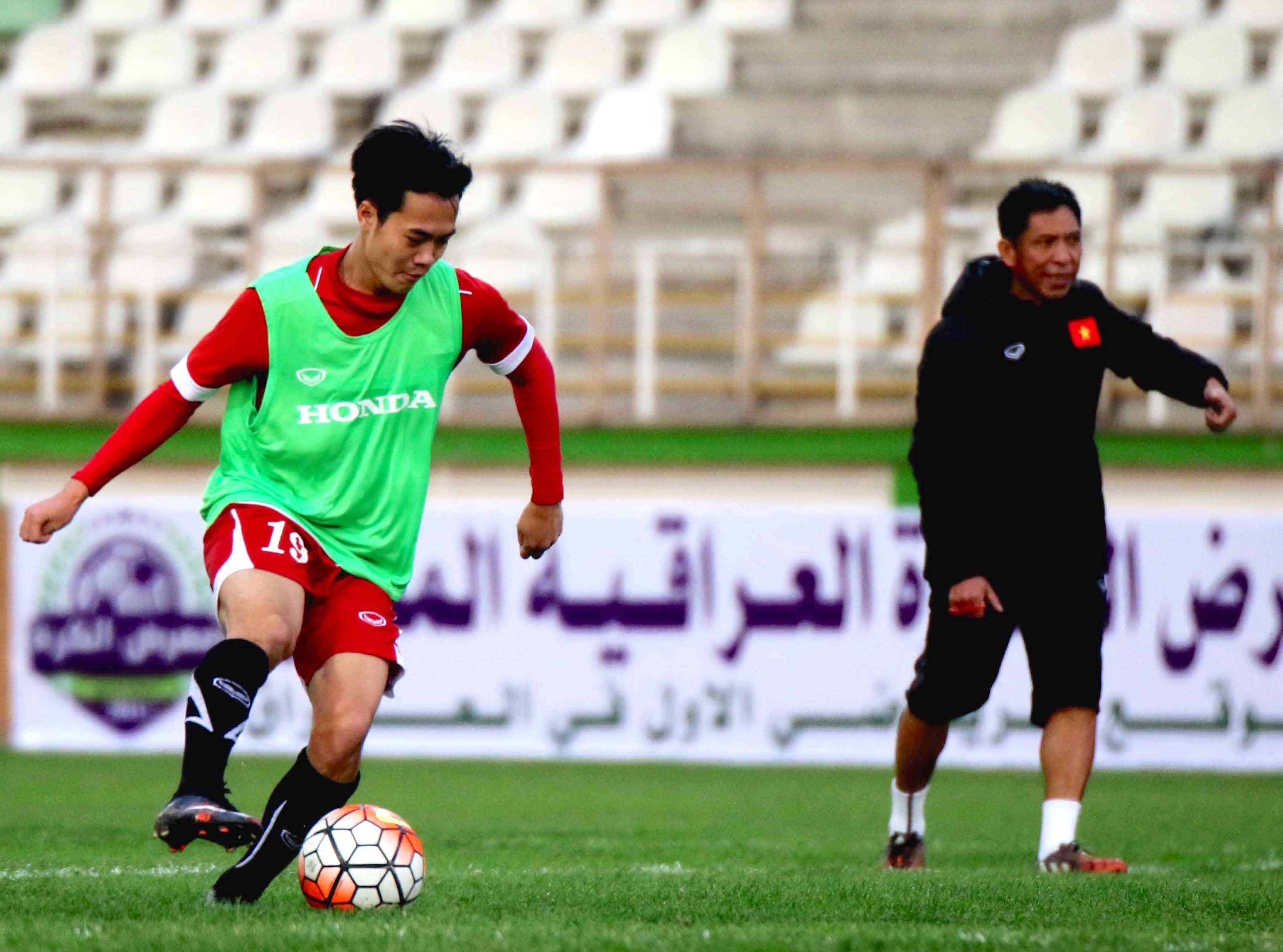 Doi hinh Viet Nam gap Iraq anh 5