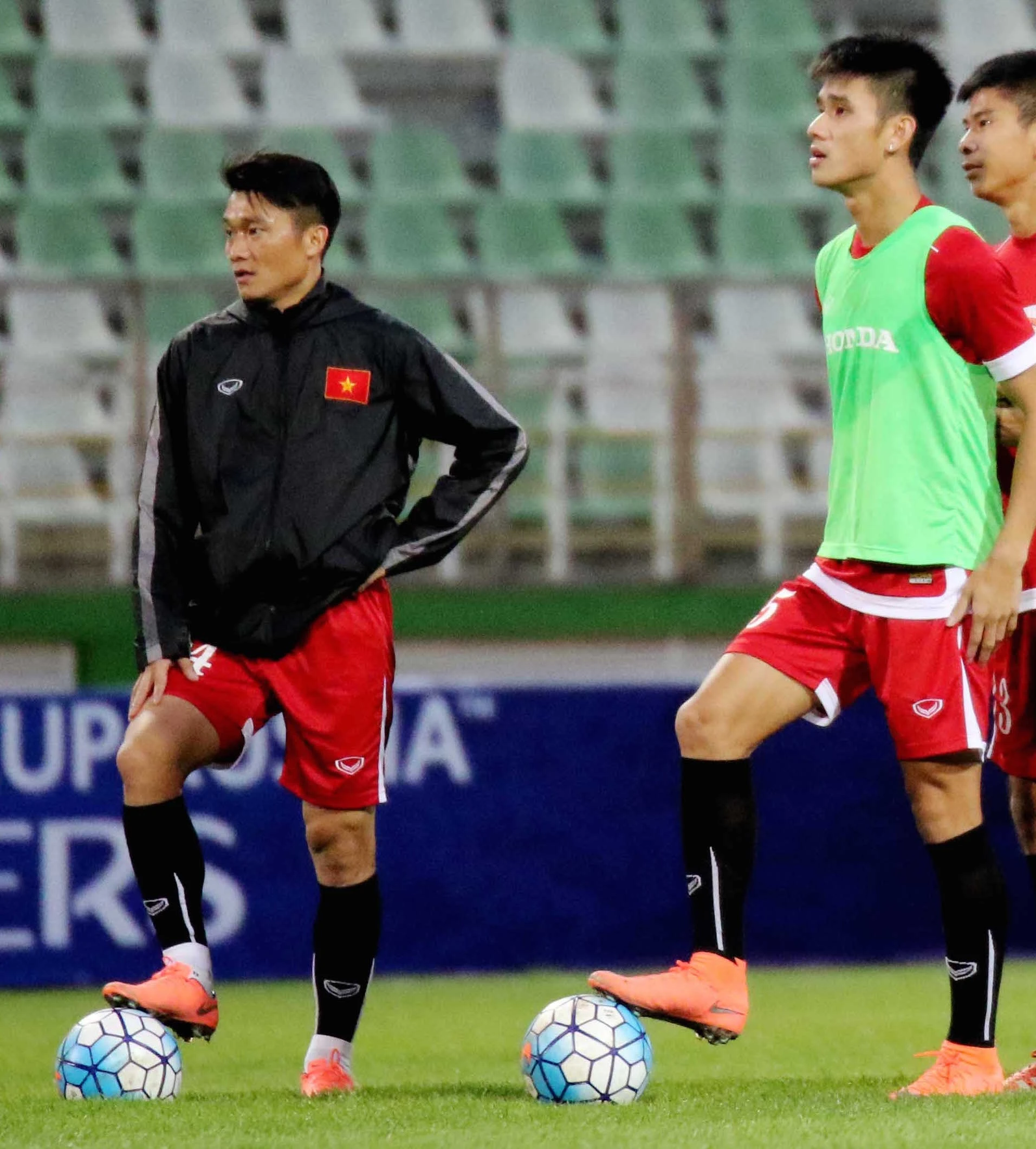 Doi hinh Viet Nam gap Iraq anh 4