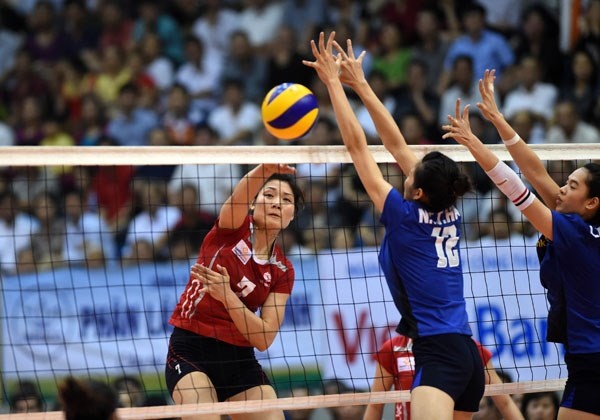 Nhung pha bong kich tinh tran ban ket nu giai bong chuyen cup Hung Vuong 2016 hinh anh