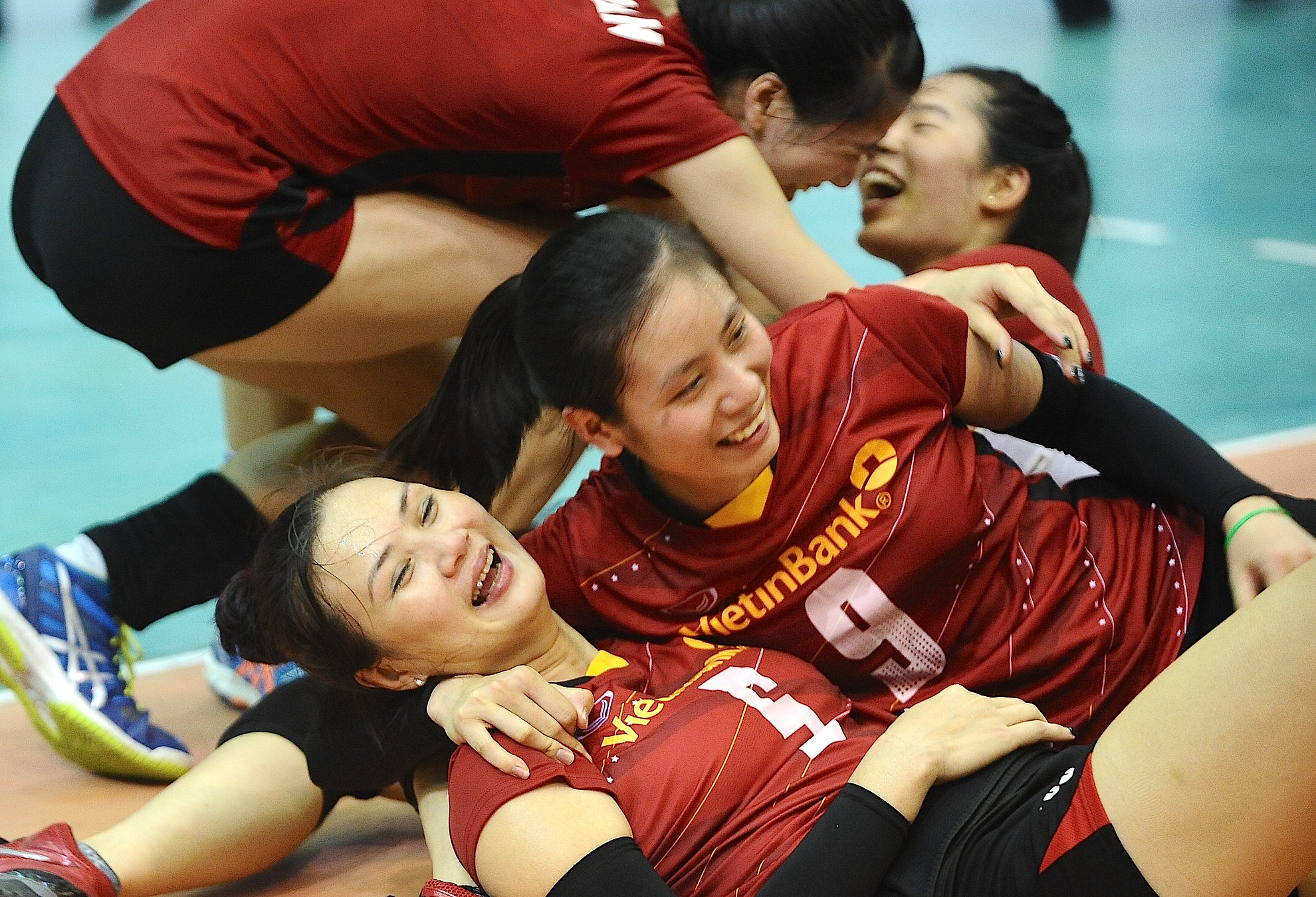 Khoanh khac vui buon cua bong hong Cup Hung Vuong 2016 hinh anh