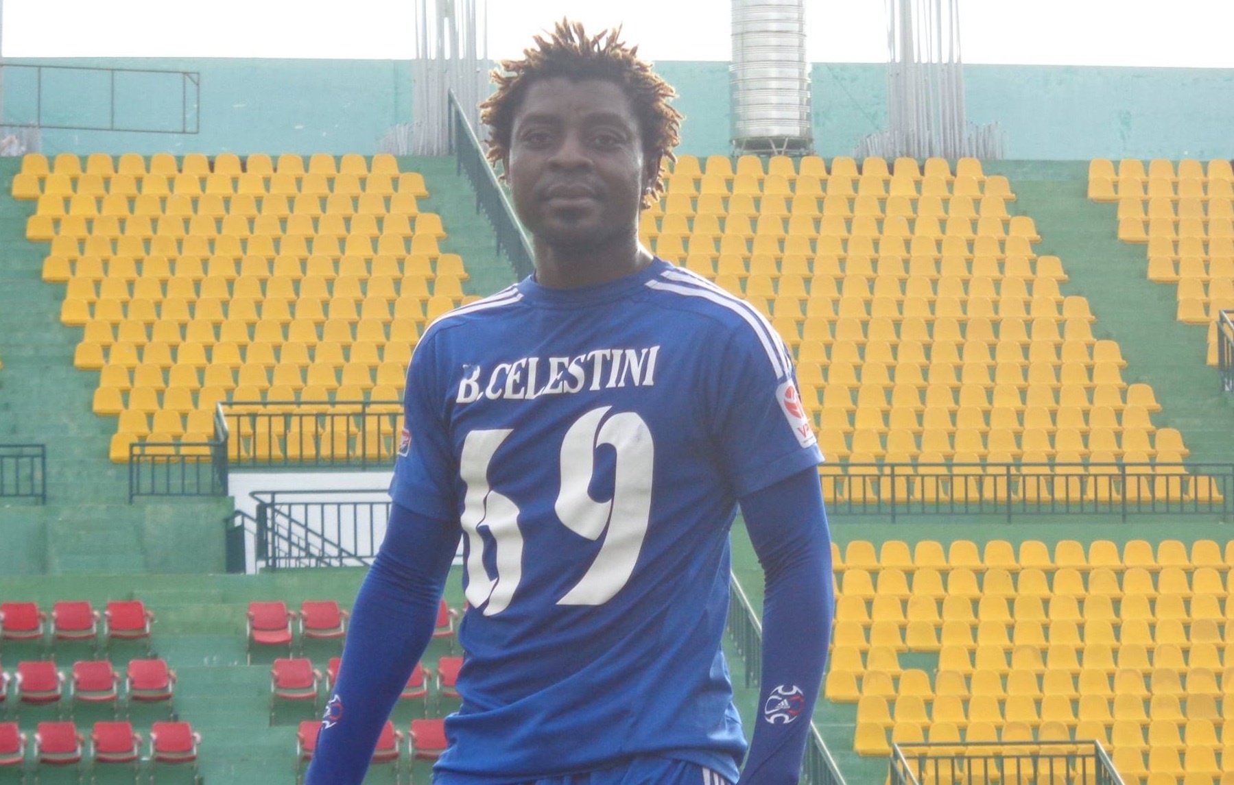 Ngoai binh V.League viet thu keu cuu bang tieng Viet hinh anh