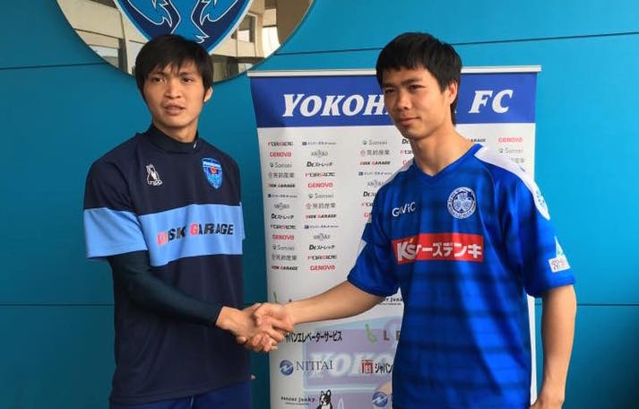 HLV Huu Thang dong vien Tuan Anh va Cong Phuong hinh anh