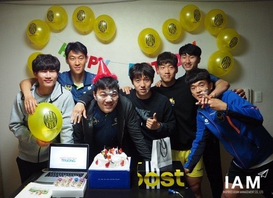 Xuan Truong don sinh nhat o Han Quoc anh 2