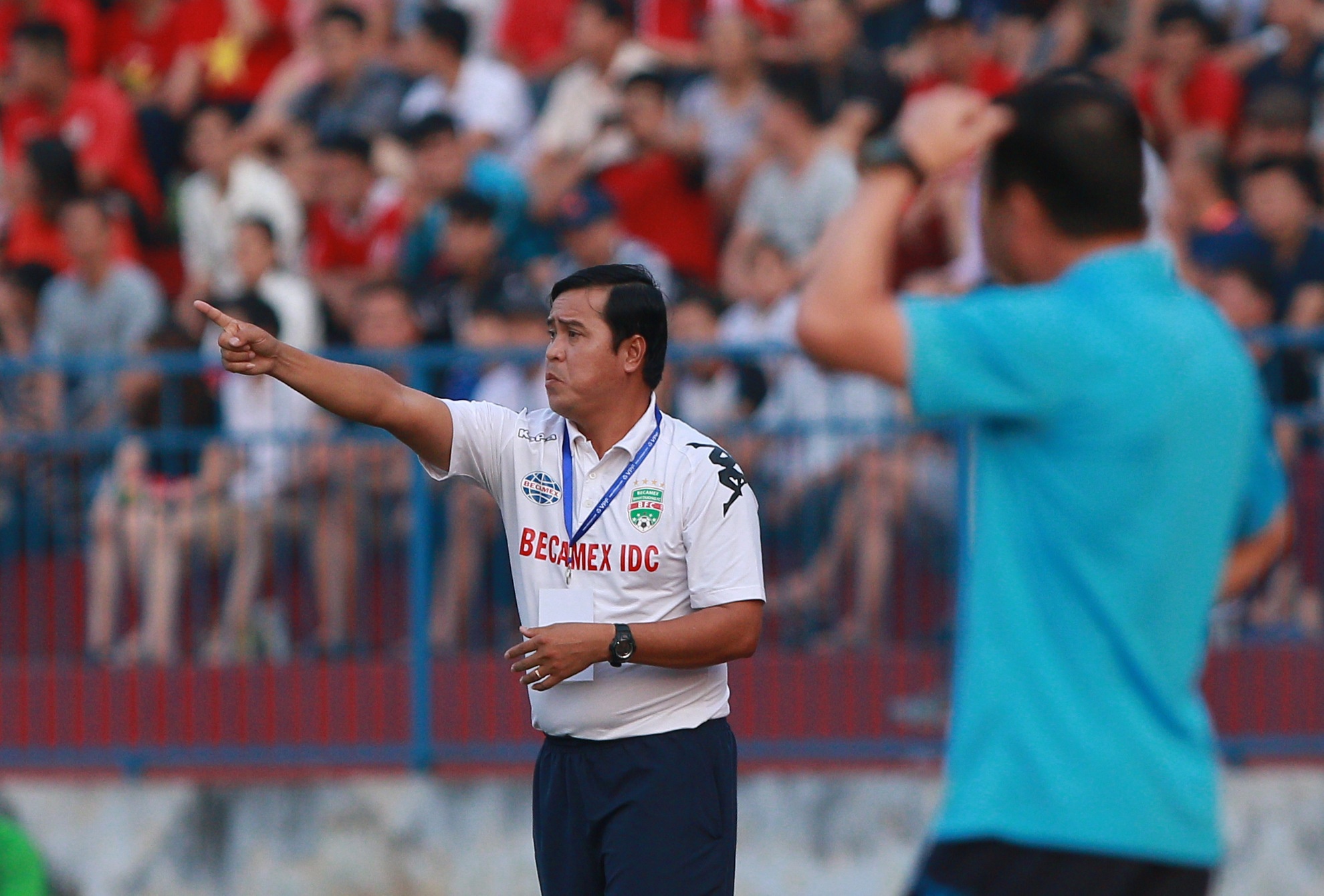 Cong Vinh bi qua tai anh 1