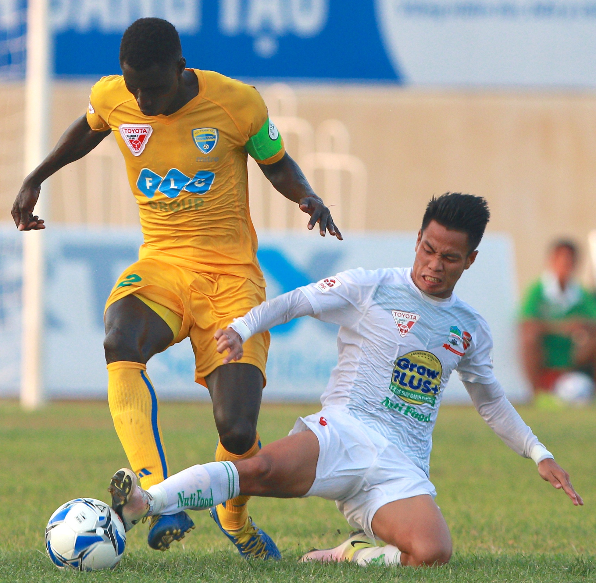 Ong Le Thuy Hai dong vien HAGL anh 8