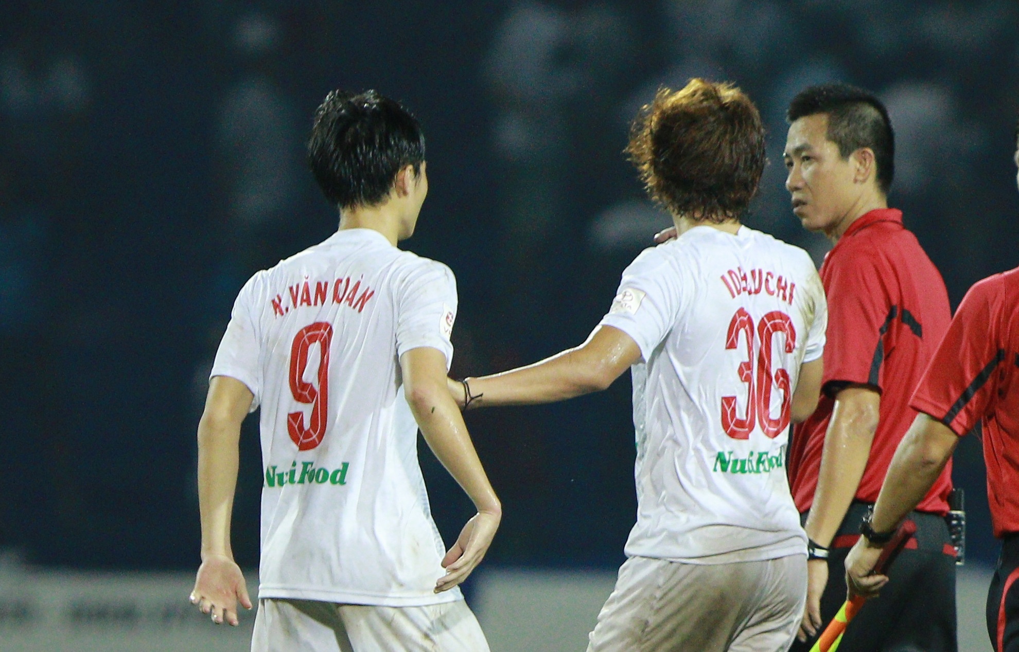 Tinh huong Van Toan phan ung trong tai sau tran thua Thanh Hoa hinh anh