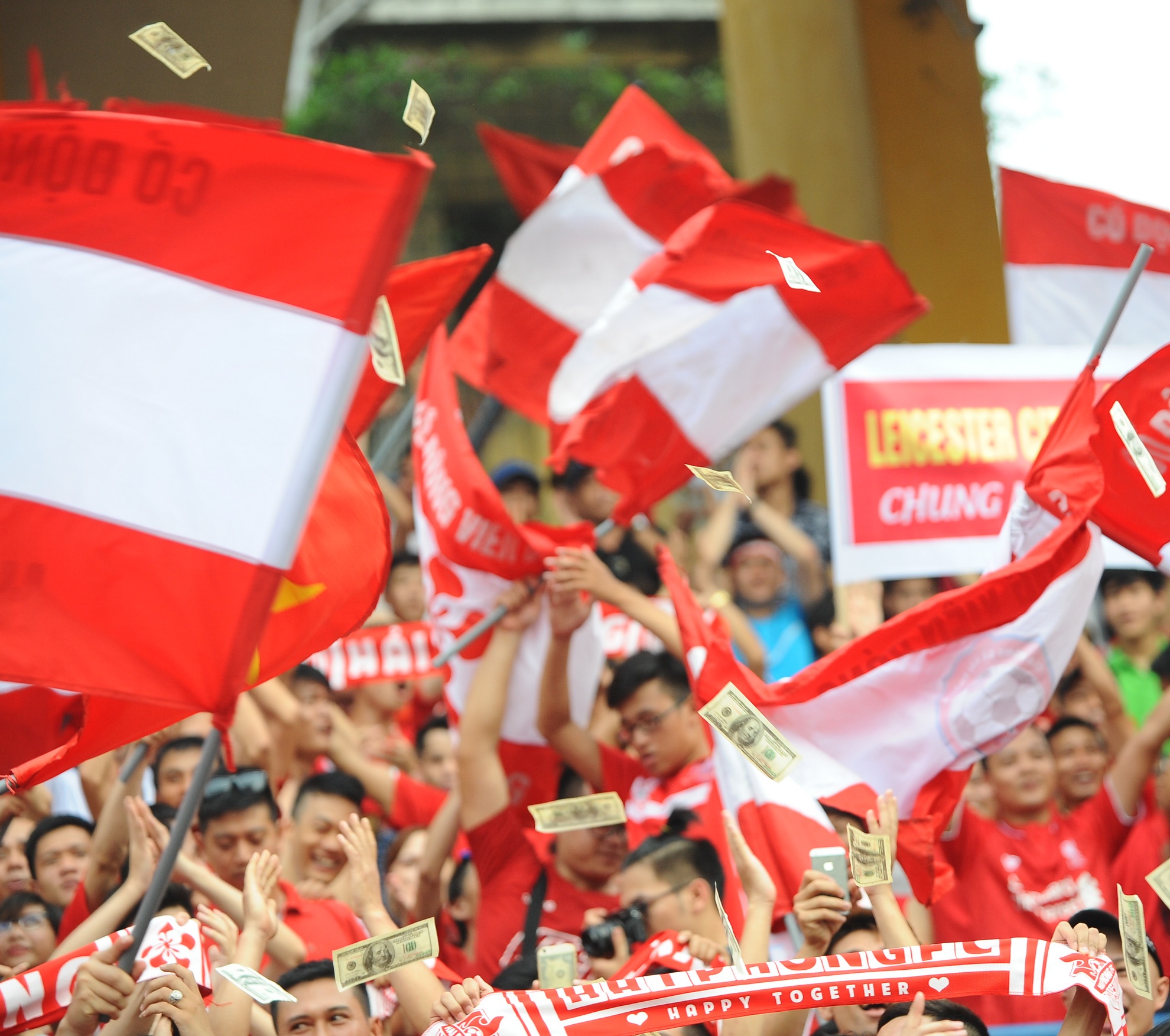 CDV Hai Phong dot phao sang anh 6