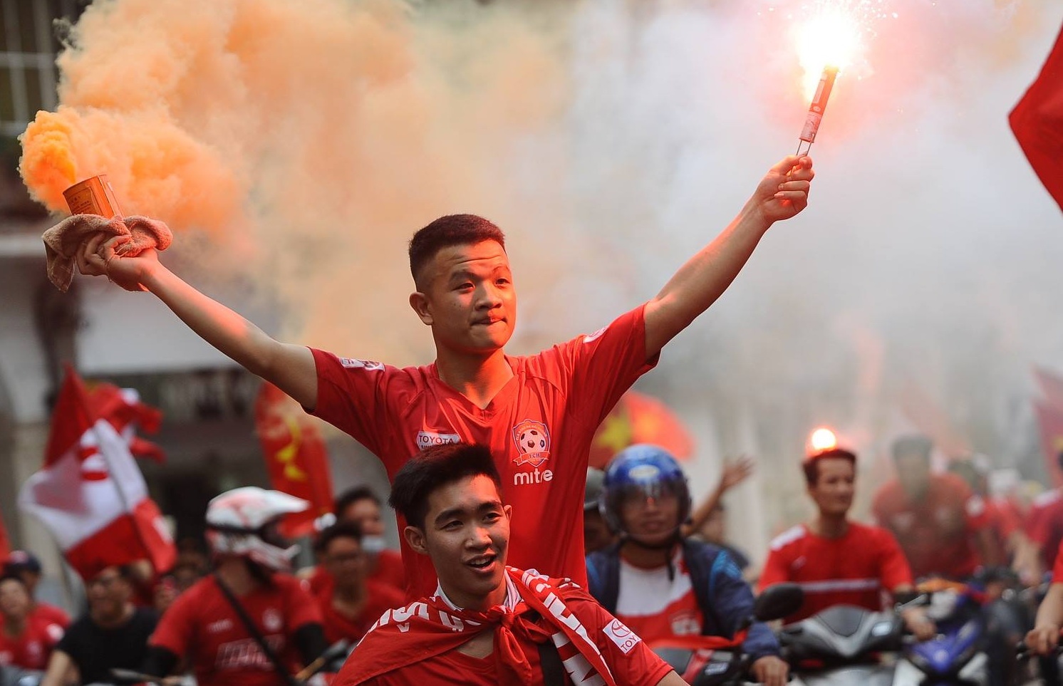 Hang ngan CDV Hai Phong dot phao, rai tien am phu o thu do hinh anh