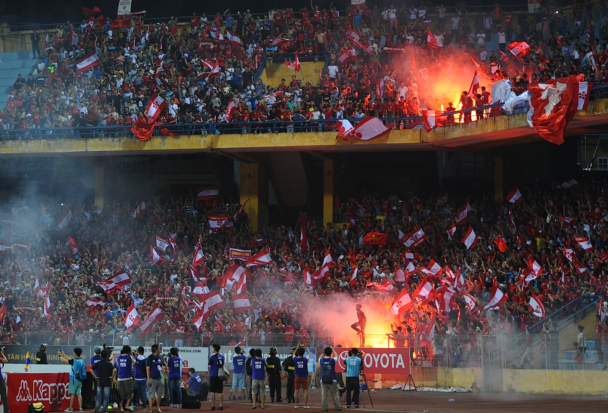 CDV Hai Phong dot phao sang anh 1