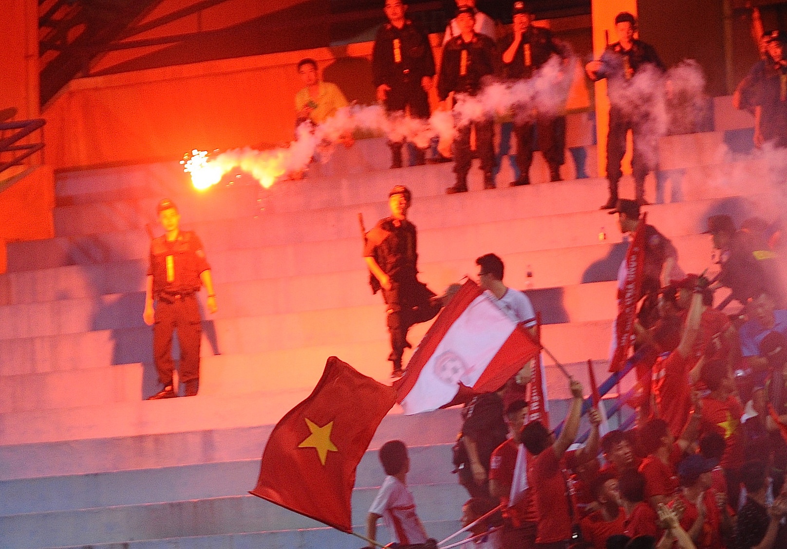 CDV Hai Phong dot phao sang anh 3