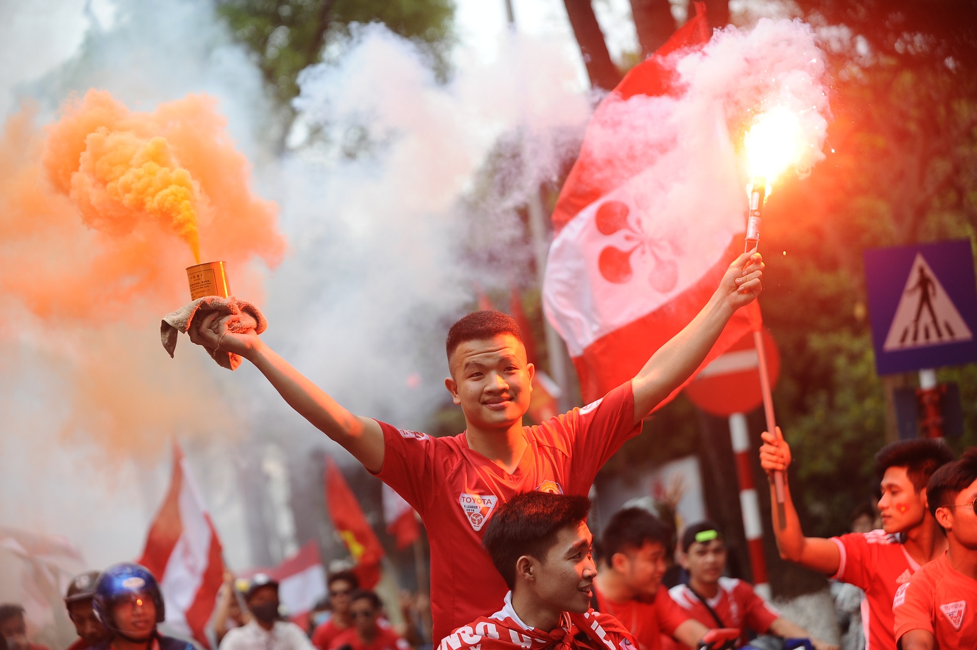 CDV Hai Phong dot phao sang anh 9