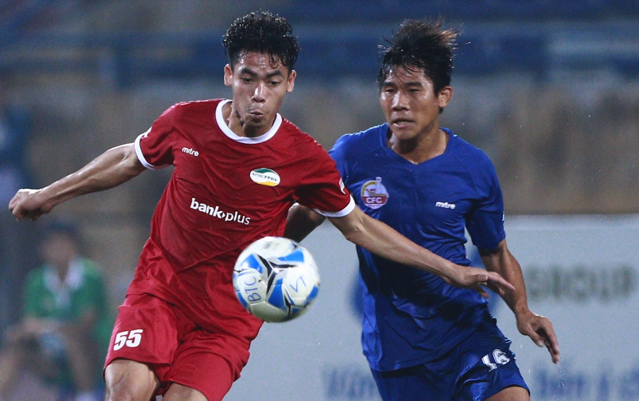 Trong tai gay buc xuc o giai hang Nhat hinh anh