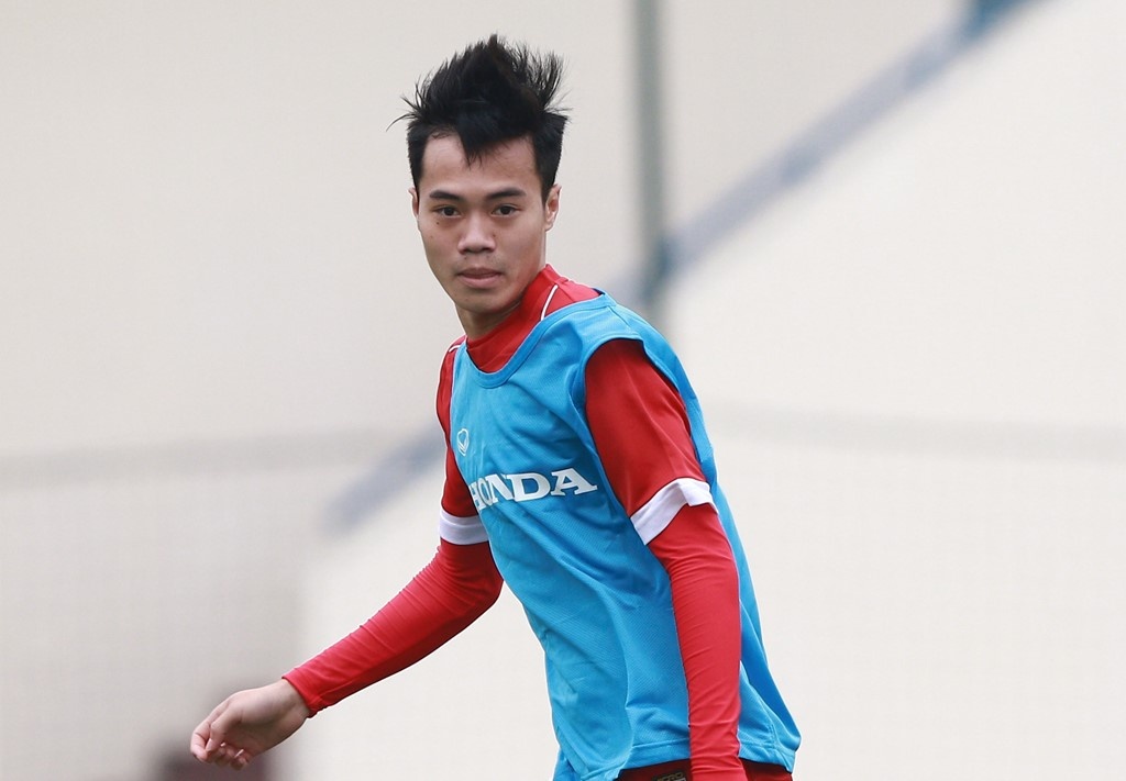 Bau Duc tu choi de Van Toan sang Nhat thi dau hinh anh