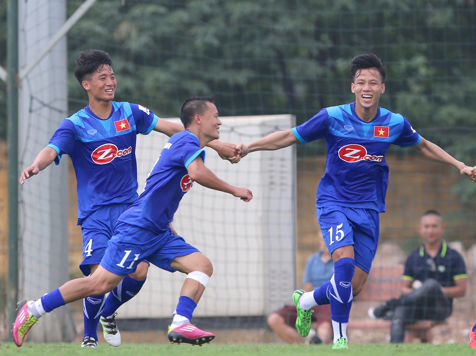 Tuyen Viet Nam choi bong nem anh 2