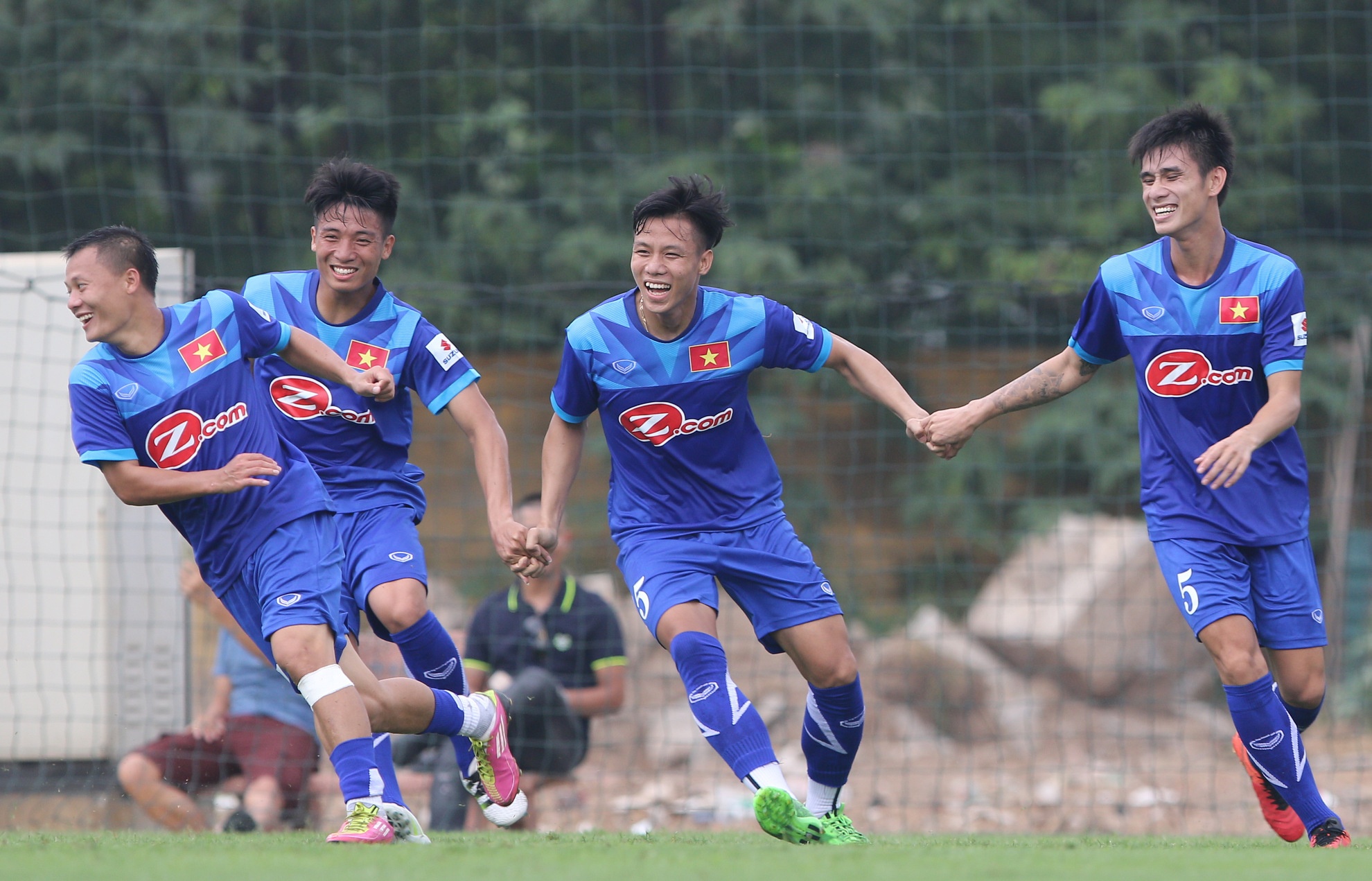 Tuyen Viet Nam choi bong nem anh 1