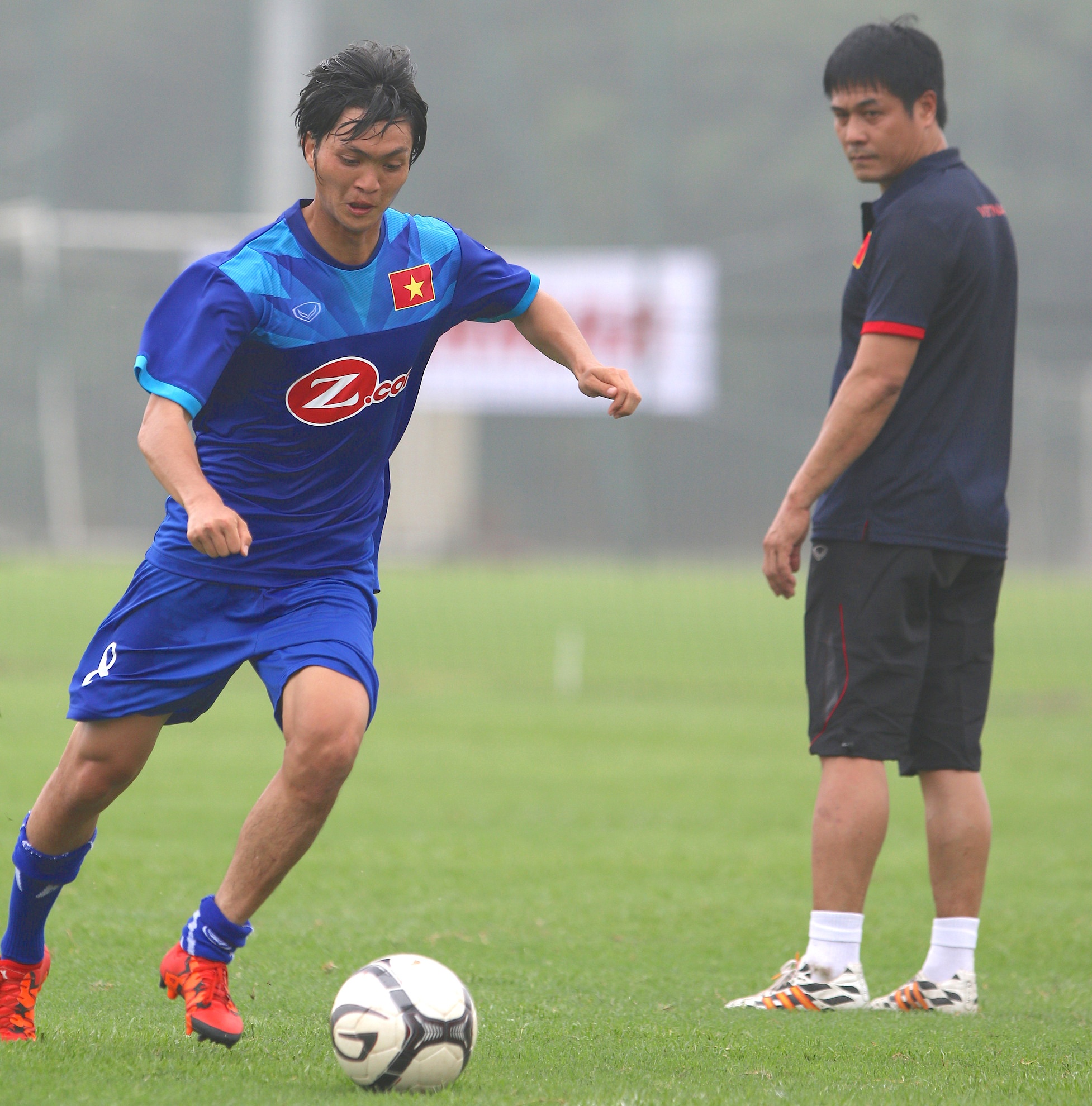 Phi Son lua bong qua Huu Thang anh 6