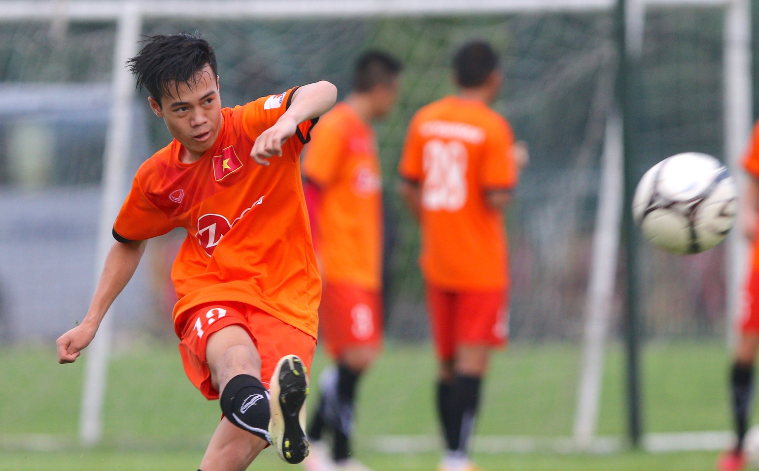 Van Toan tap sut panenka giong Cong Phuong hinh anh