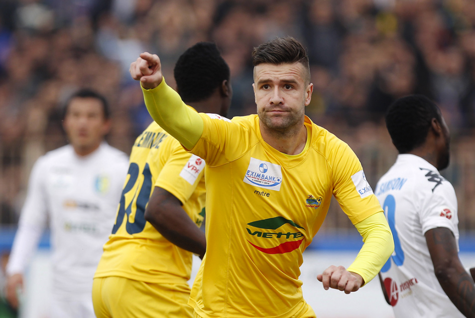 Van Bakel: 'Phap se choi tan cong bung no va thang 3-0' hinh anh