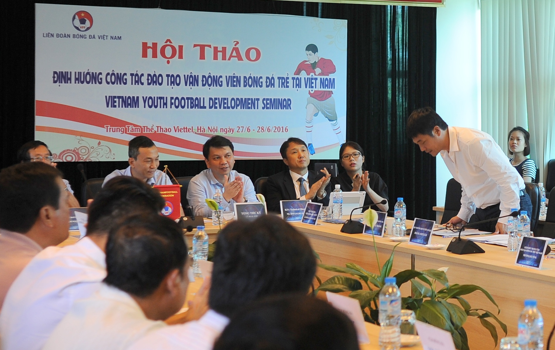 Huu Thang mat ngu vi Euro anh 1