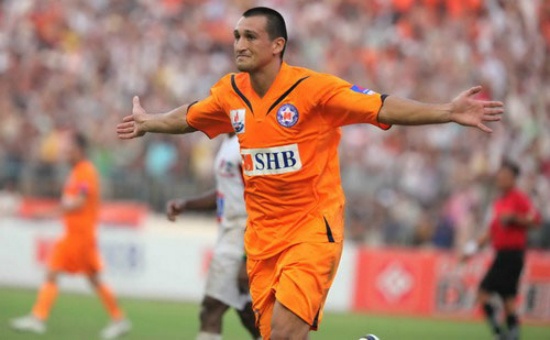 Cau thu FLC Thanh Hoa to 'mat trong tai co van de' hinh anh