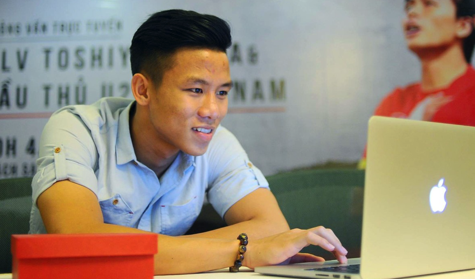 Que Ngoc Hai: 'Ronaldo se can tieng gay cua Ga trong Phap' hinh anh