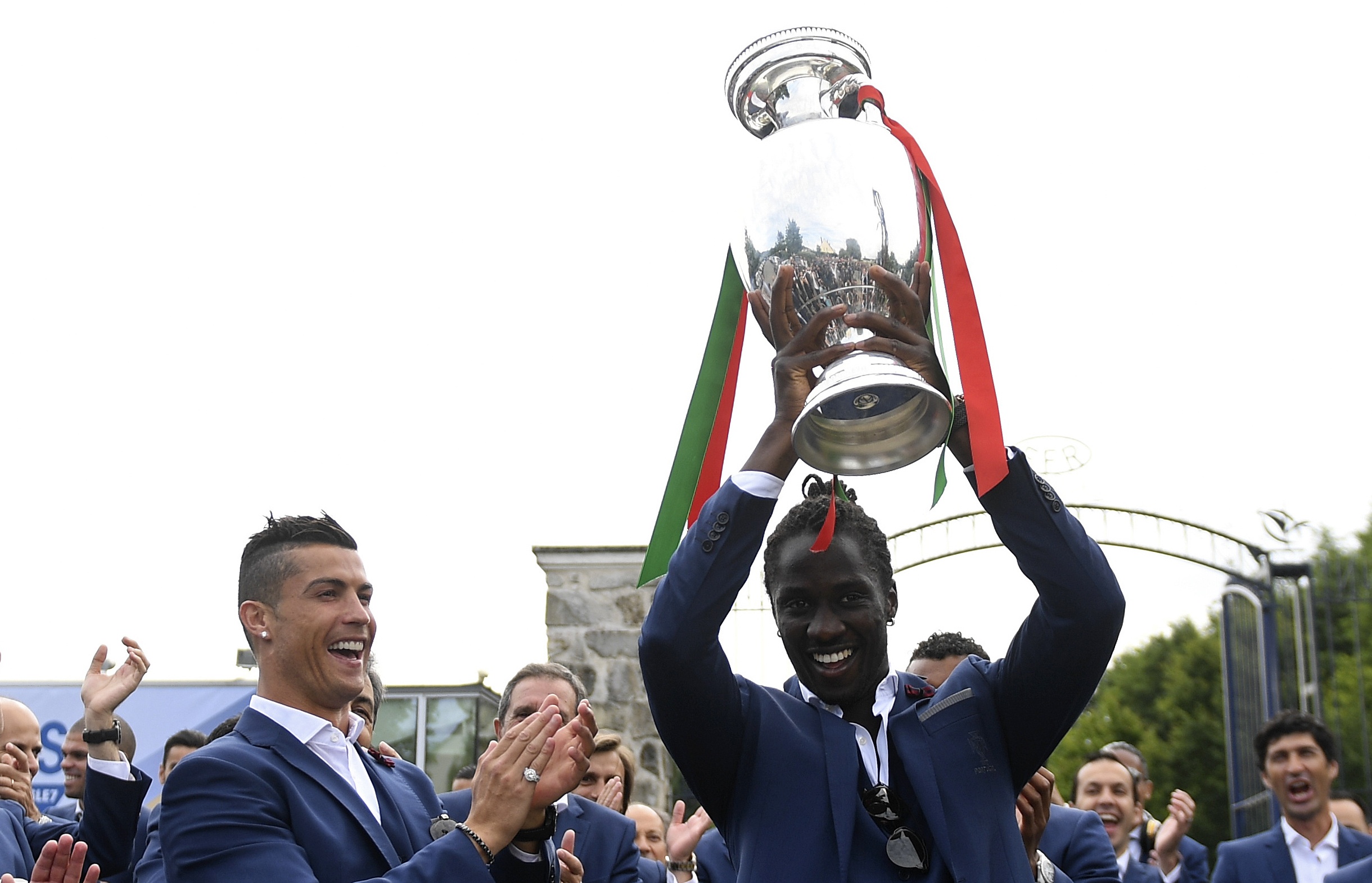 Bo Dao Nha tang 2 bac tren BXH FIFA thang 7/2016 hinh anh