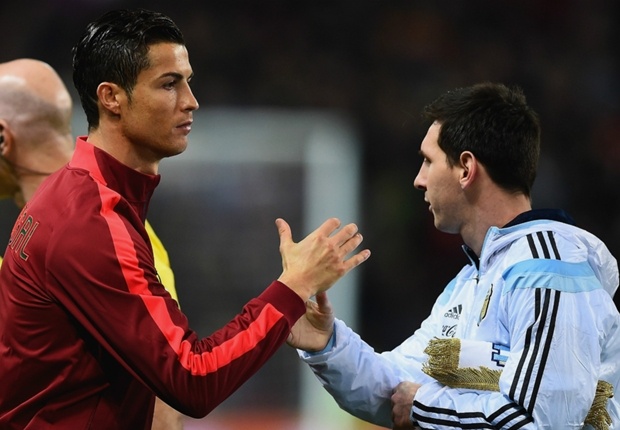 Que Ngoc Hai: 'Ronaldo moi la vi dai nhat, Messi can co len' hinh anh